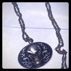 Skull necklace in silver and black large